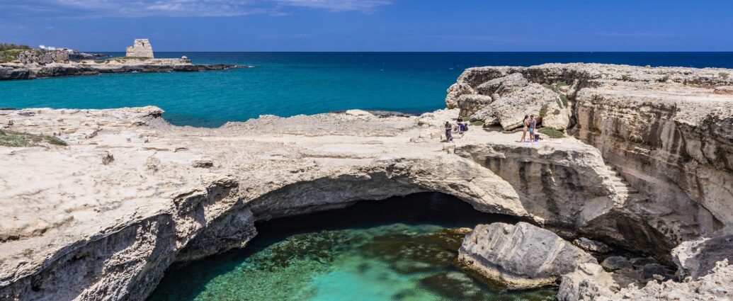 grotta della poesia roca salento