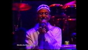 NABIL dei Radiodervish canta "Lu rusciu de lu mare" alla Notte della Taranta 2003
