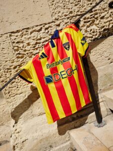 Le nuove maglie del Lecce calcio per la stagione 2026 - 2027 761316933_18331525021282418_4028586148751887409_n